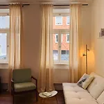 Charmantes 2-Zimmer Altbau Apartment In Koeln Nippes