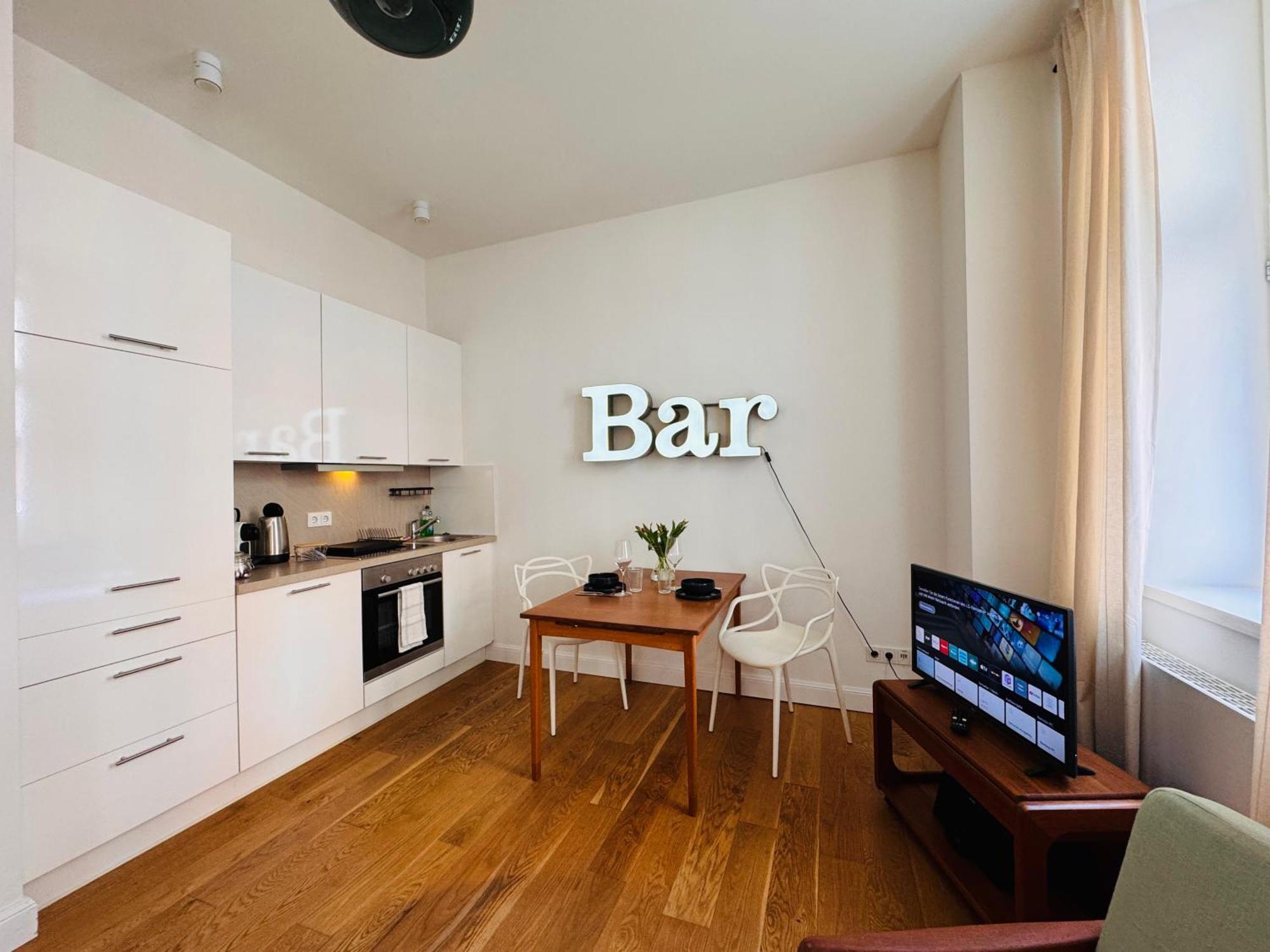 Apartment Charmantes 2-zimmer Altbau In Nippes *